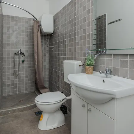 Apartment In With Wifi Privlaka (Zadar)