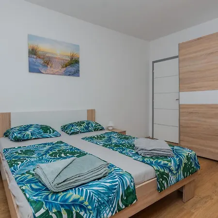 Lägenhet In With Wifi Privlaka (Zadar)
