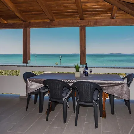 Apartman 2 Bedroom Amazing In Privlaka