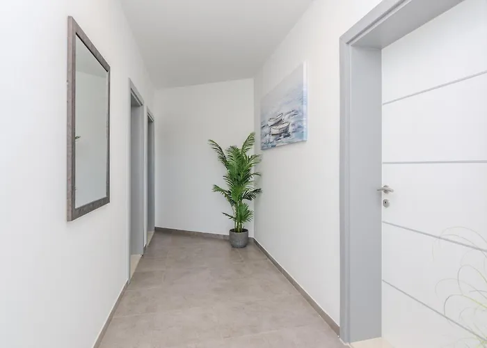 2 Bedroom Amazing In Privlaka (Zadar)