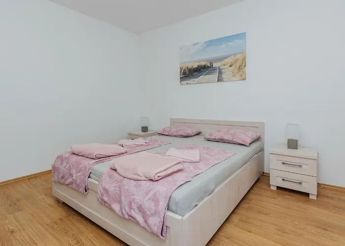 2 Bedroom Amazing In Privlaka (Zadar)